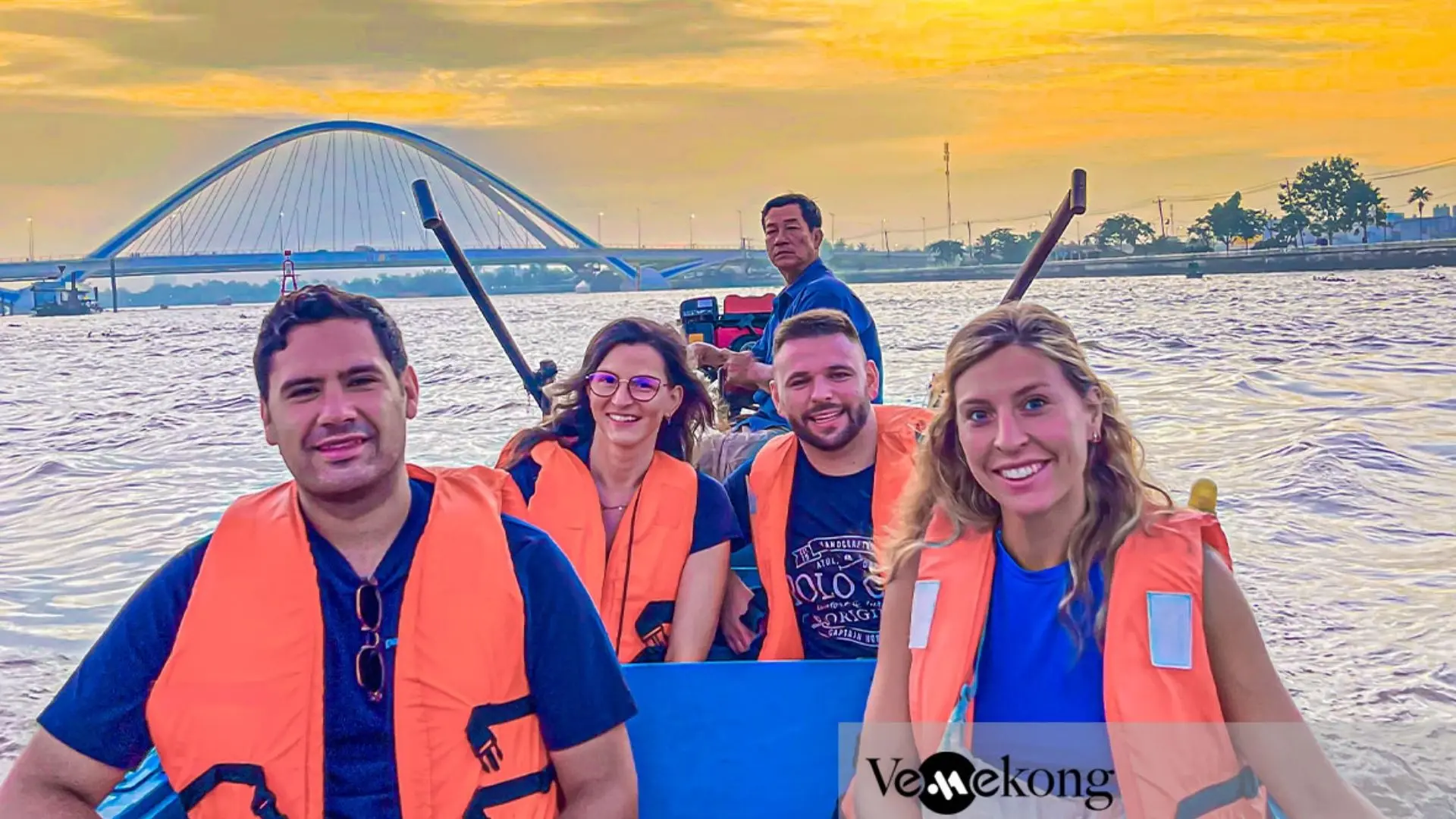 Best 10 Travel Agents in Mekong Delta 418 Travelers enjoying a Mekong Delta boat tour with VeMekong