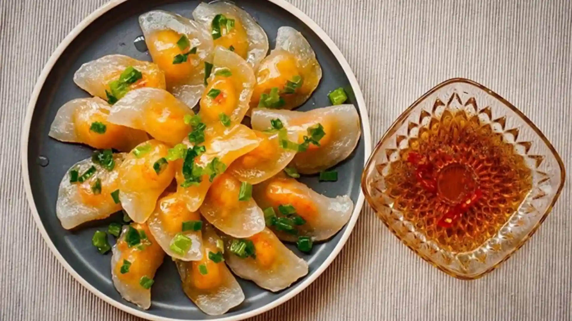 What to Eat in Vietnam: 30 Must-Try Dishes 90 Translucent bánh bột lọc tapioca dumplings with shrimp filling