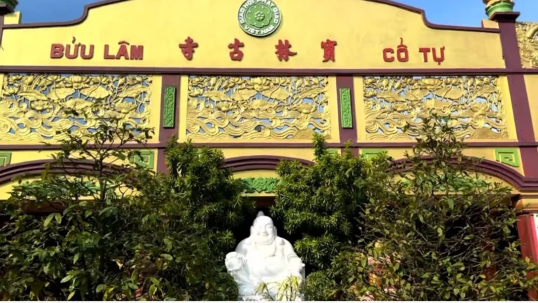 Main sanctuary facade of Buu Lam Pagoda