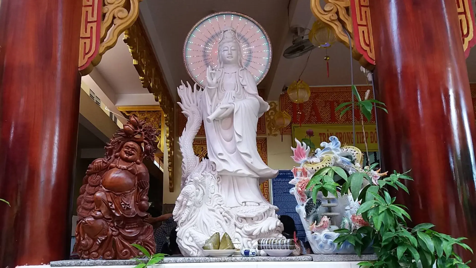 Avalokiteshvara and Maitreya statues at Buu Lam Pagoda