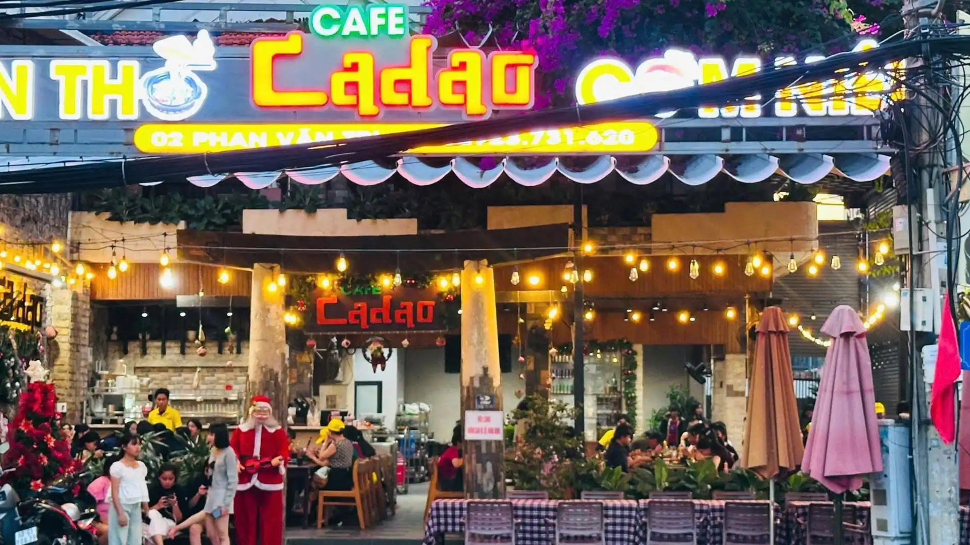 Can Tho Restaurant Guide: Where to Eat by Meal and Location 60 Night entrance of Ca Dao Coffee and Breakfast on Phan Van Tri Street