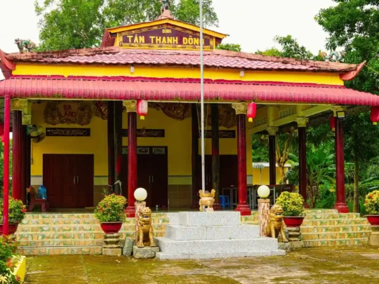 The main sanctuary or hall of a Vietnamese temple, showcasing traditional architecture and spiritual culture.