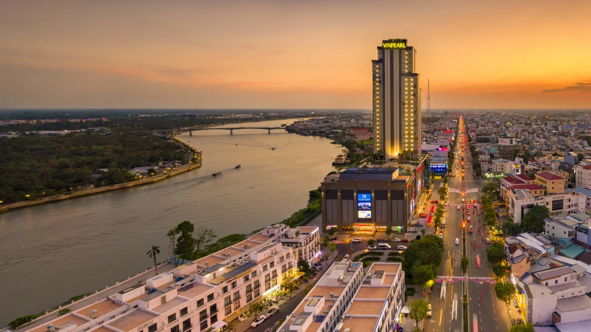 Can Tho city center, the departure point for the Ben Tre tour