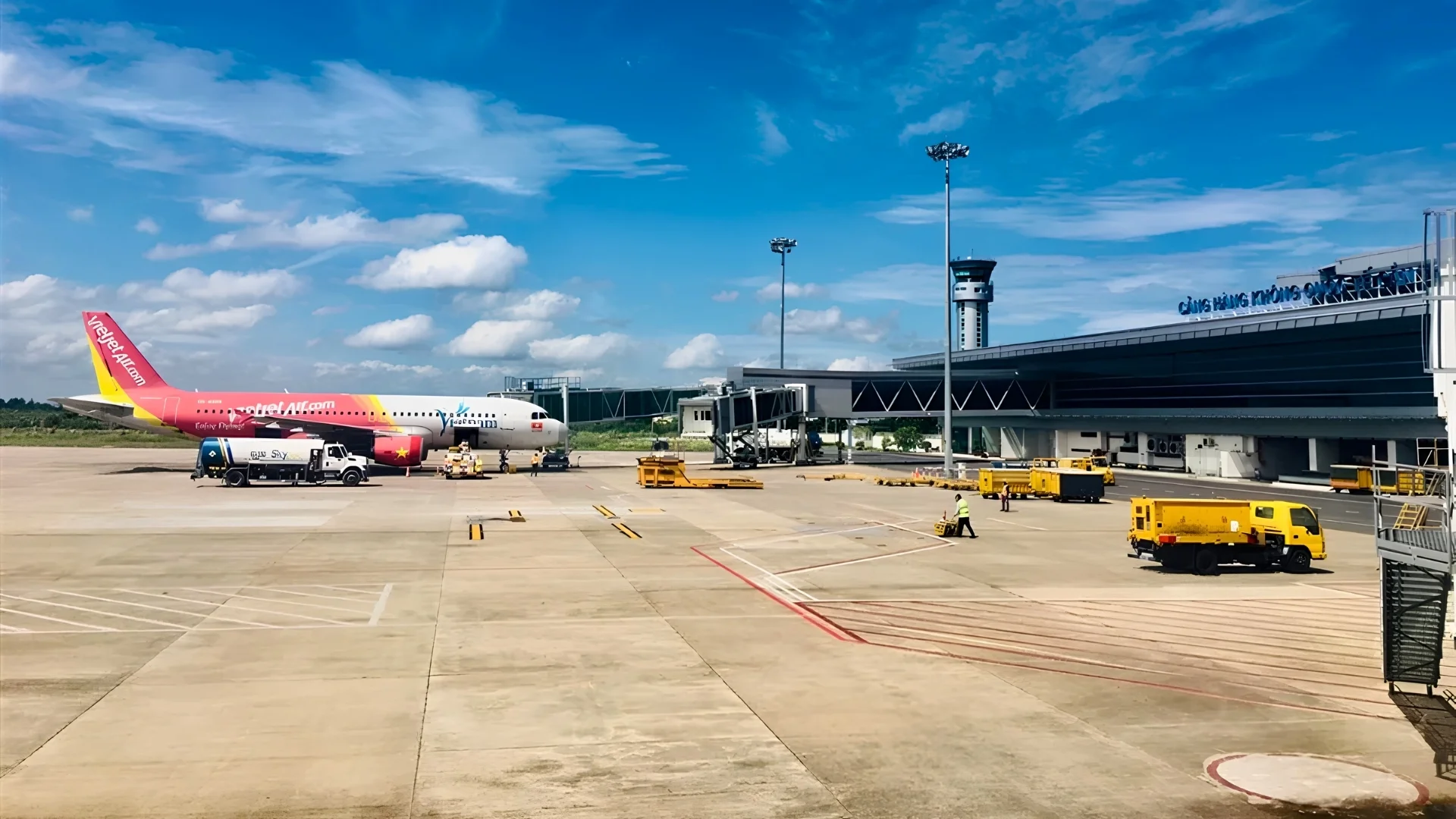 Can Tho International Airport arrival pickup area with passengers