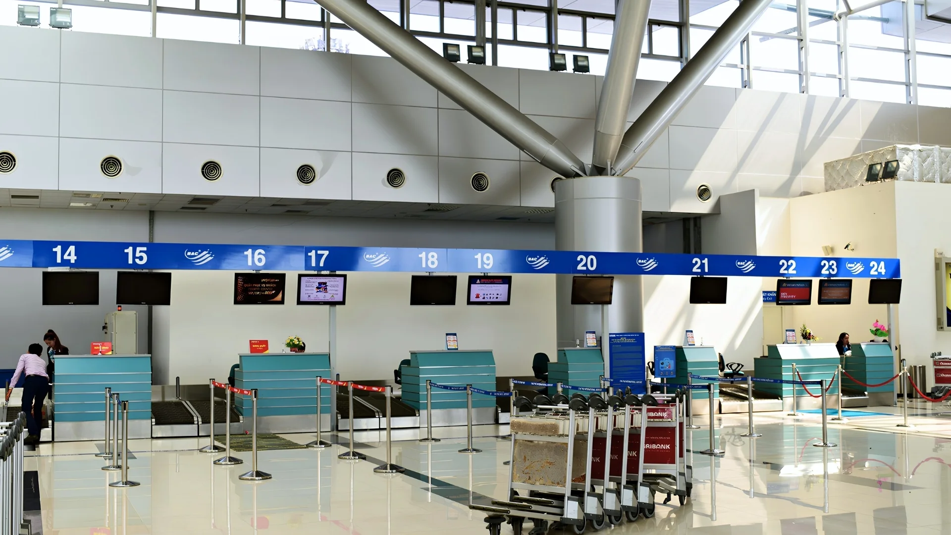 Can Tho International Airport check-in counters for passengers