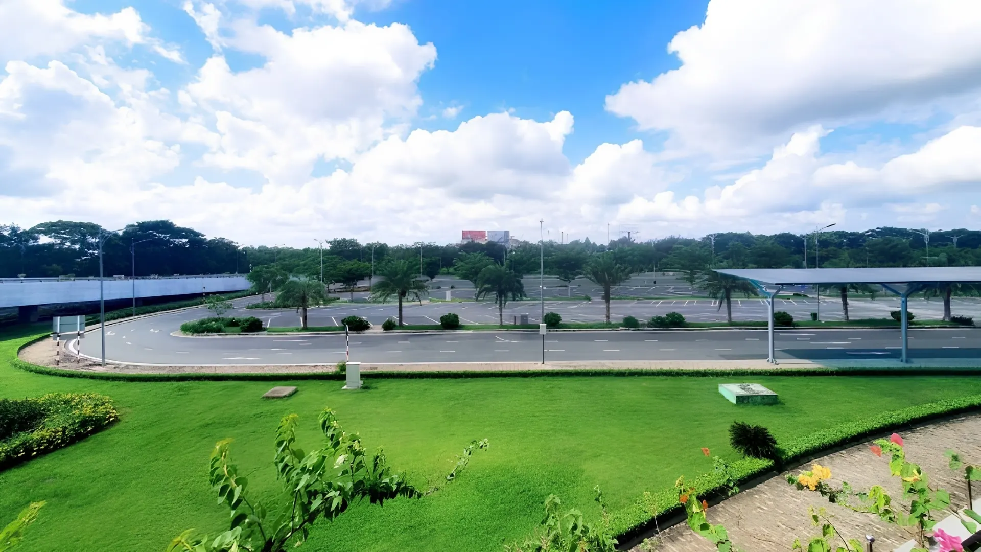 Can Tho International Airport main road and parking area access