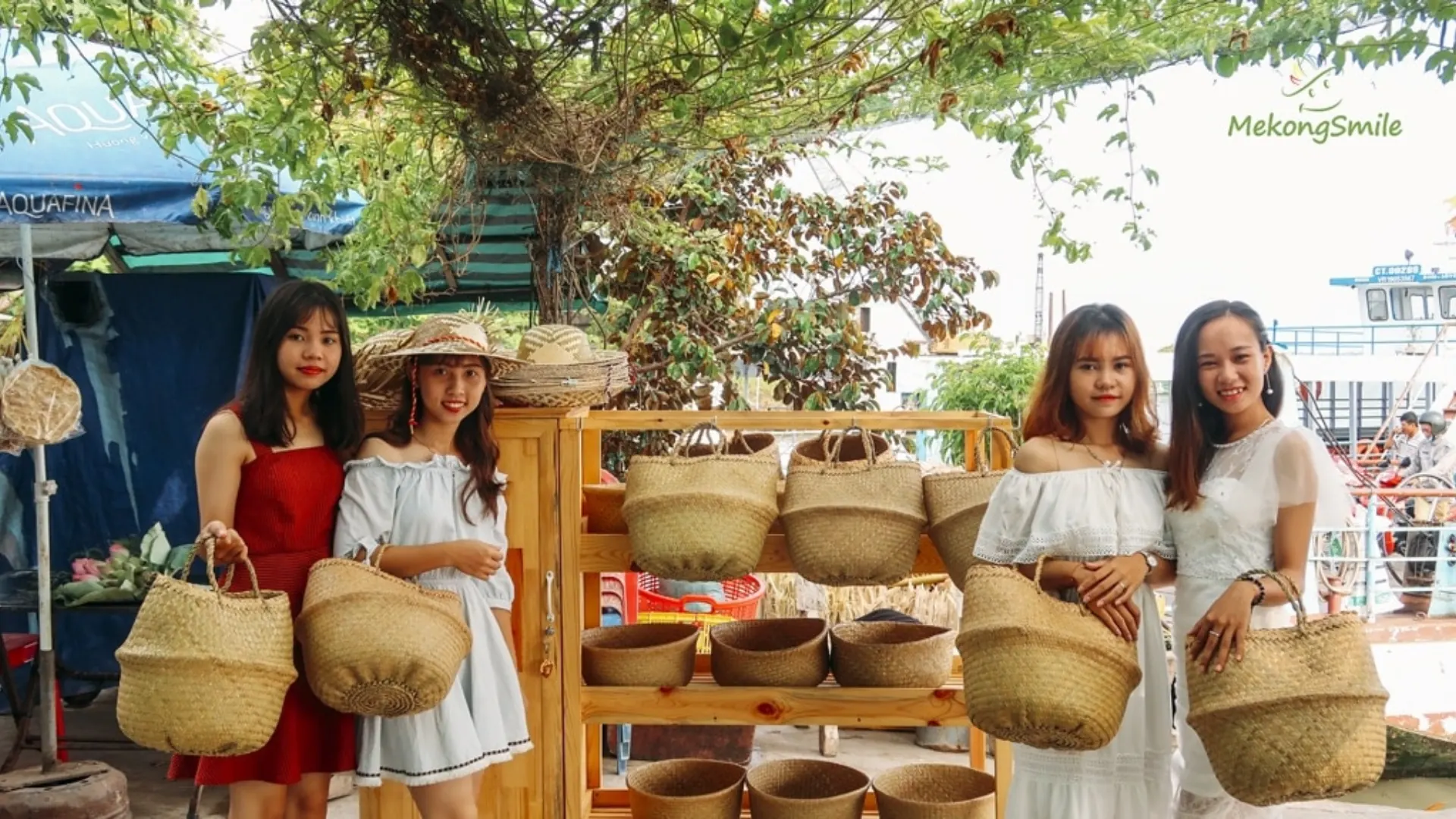 Mekong Smile Sponsors Con Son Islet Environmental Protection Project to Reduce Plastic Waste 13 Local tour guide explaining the environmental cabinet and green tourism efforts at Con Son
