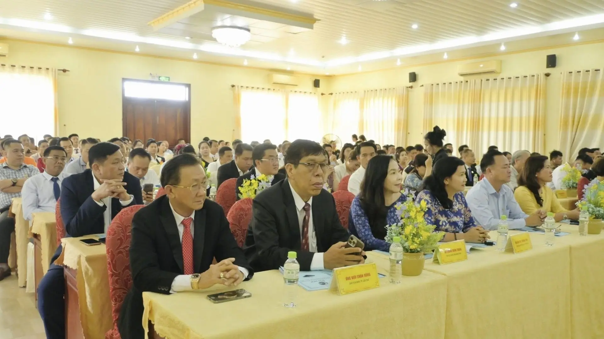 Delegates and Mekong Smile representatives participating in the annual congress of the Can Tho Tourism Association