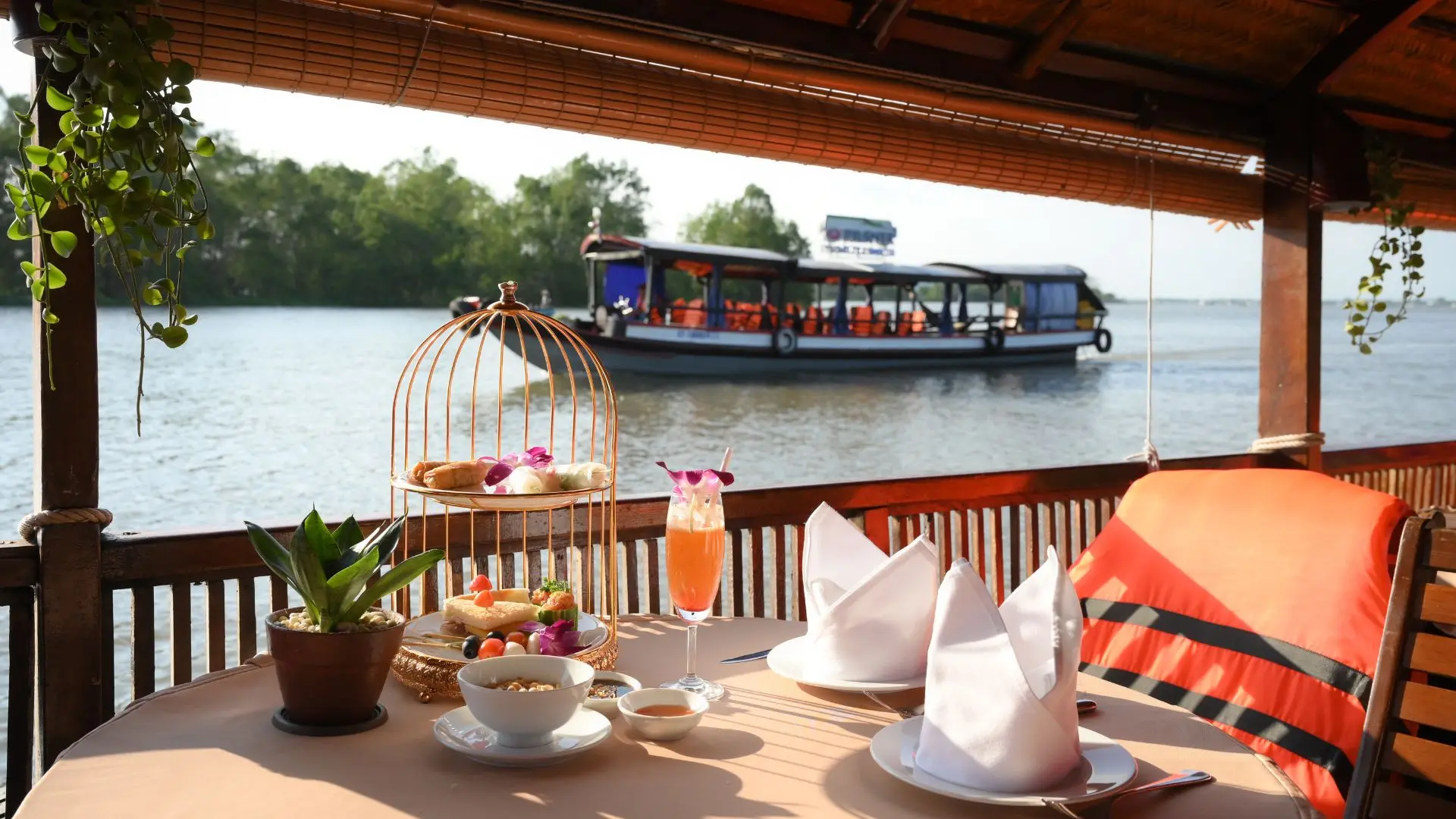 Elegant dessert and drink setup on the boat – Can Tho Sunset Tour with Mekong Smile
