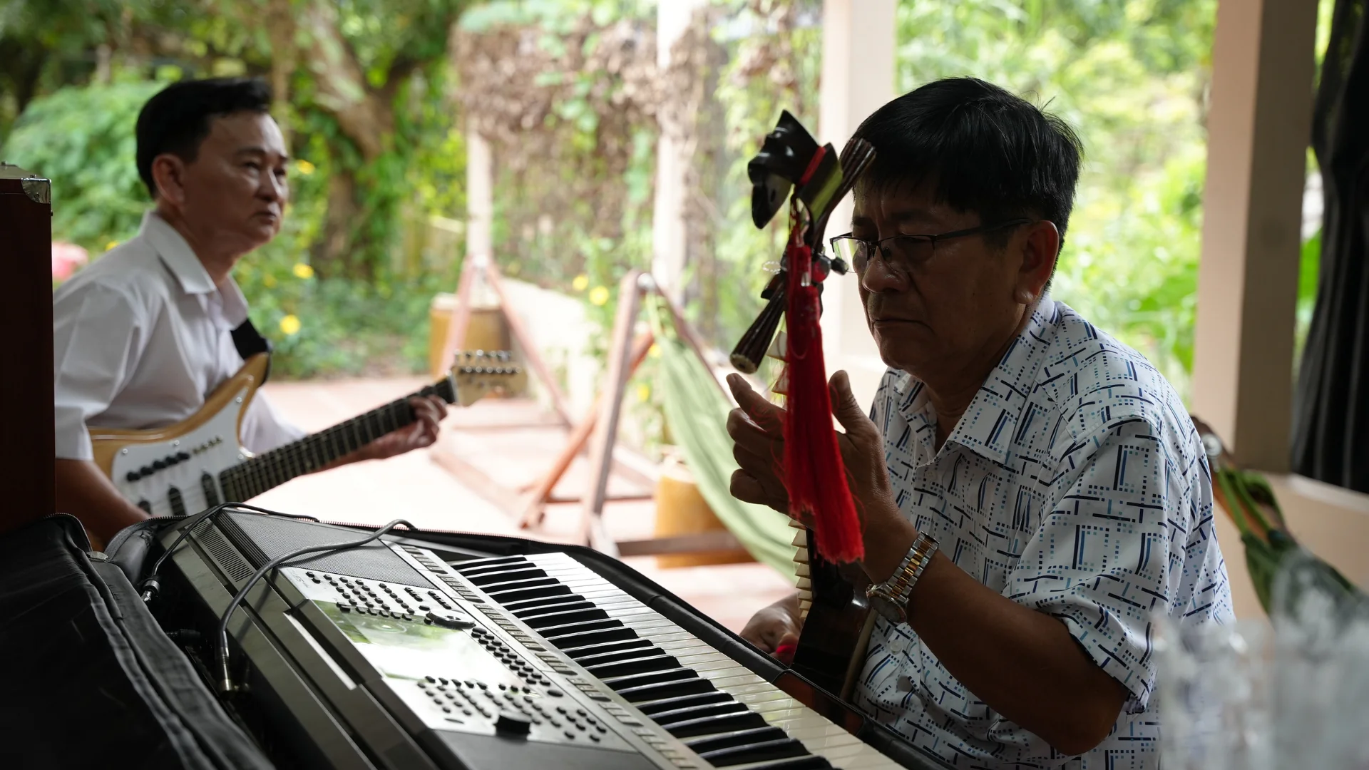 Don Ca Tai Tu performance at Can Tho fruit garden – traditional Southern Vietnamese music
