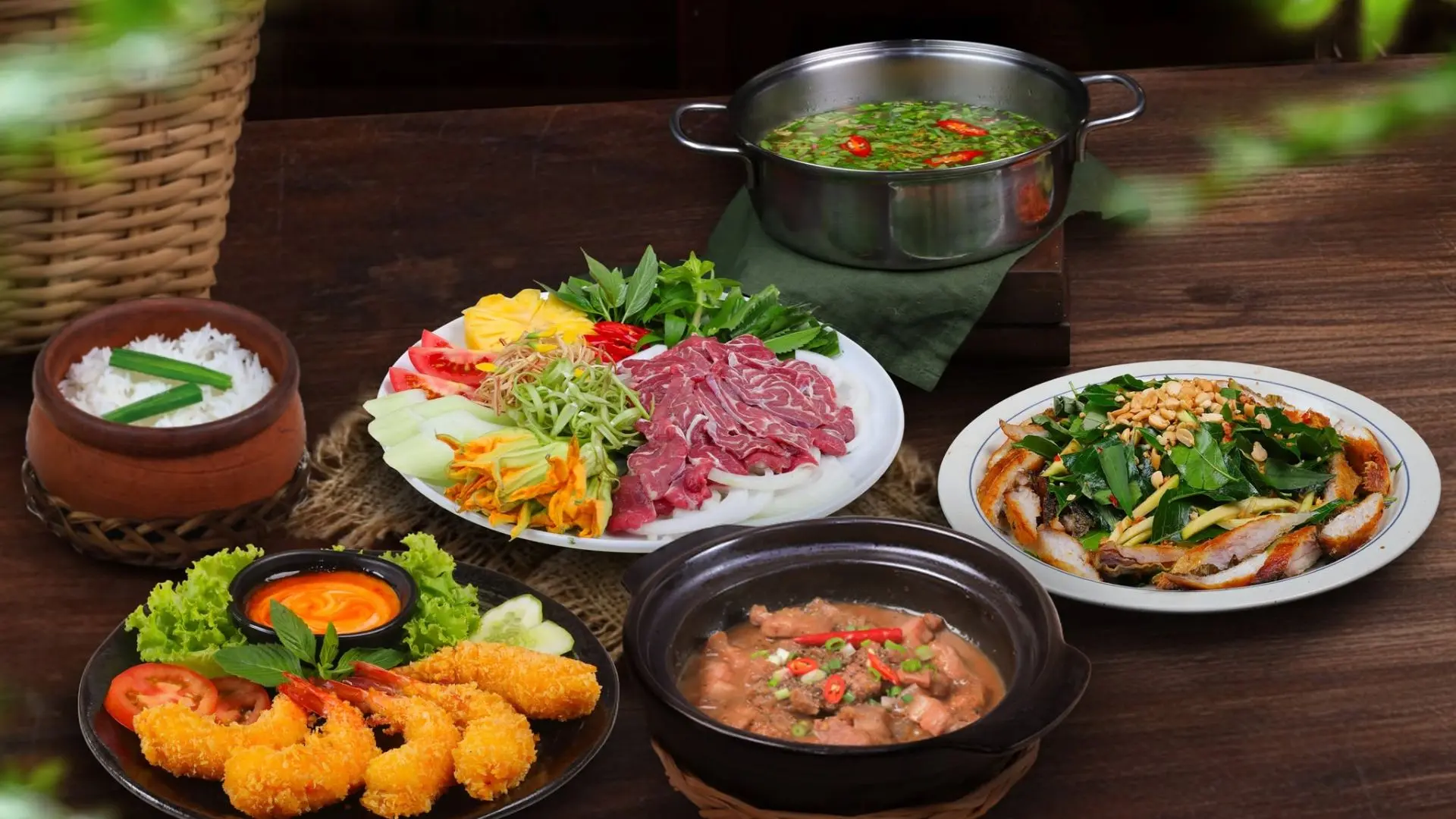 Can Tho Restaurant Guide: Where to Eat by Meal and Location 61 Vietnamese breakfast dishes and drinks served at Ca Dao Coffee and Breakfast