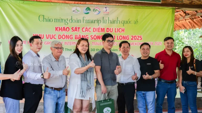 Tourism cooperation event between Mekong Smile and travel agencies in the international famtrip program