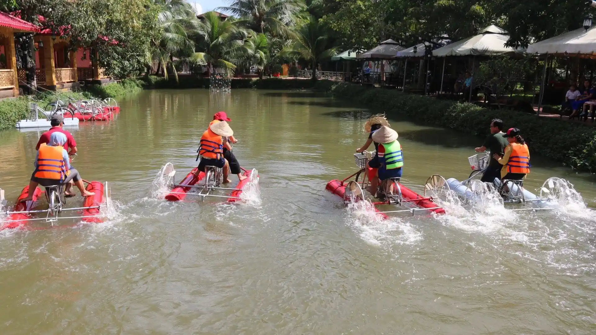 Group water activities at Bao Gia Trang Vien Ecological Village in Can Tho