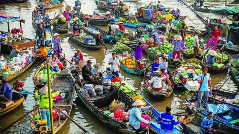 busy morning scene at Can Tho floating market Mekong Smile