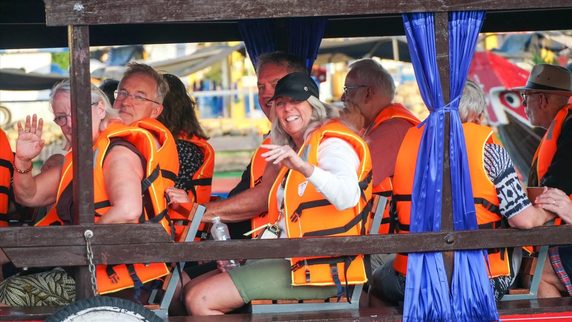 tourists on boat at Can Tho floating market Can Tho Travel Guide