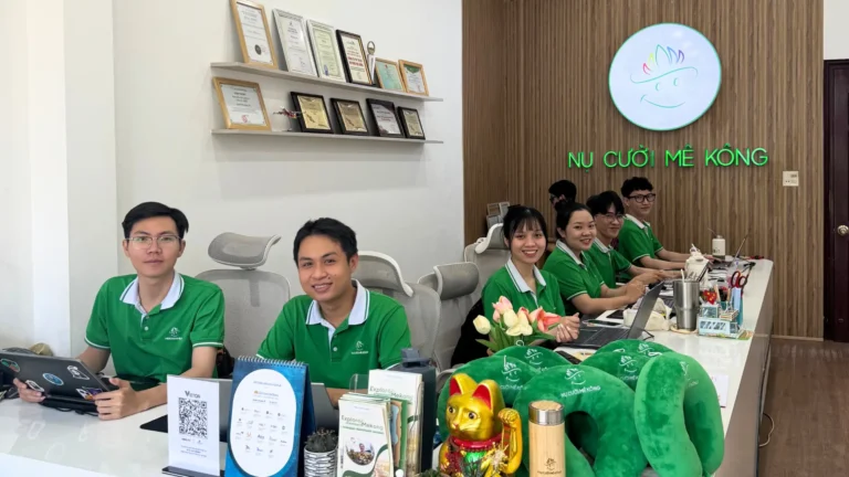 Mekong Smile team thanks partners after receiving Certificate of Merit