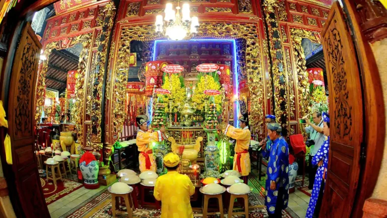 Ritual ceremony inside Dieu Hoa Temple main hall