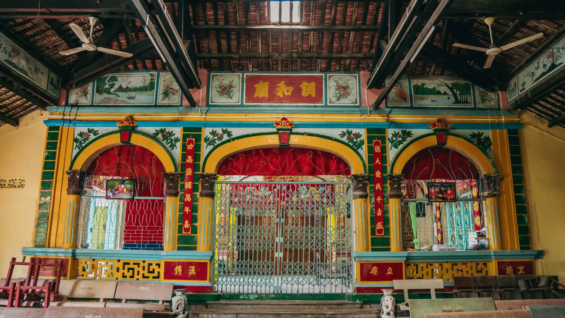 Exterior facade of Dieu Hoa Temple ceremonial hall