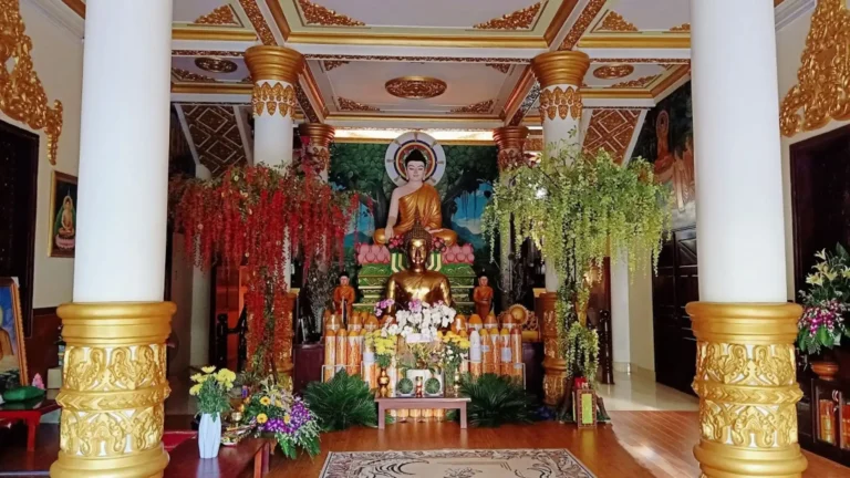 Interior shrine of Munir Ansay Pagoda