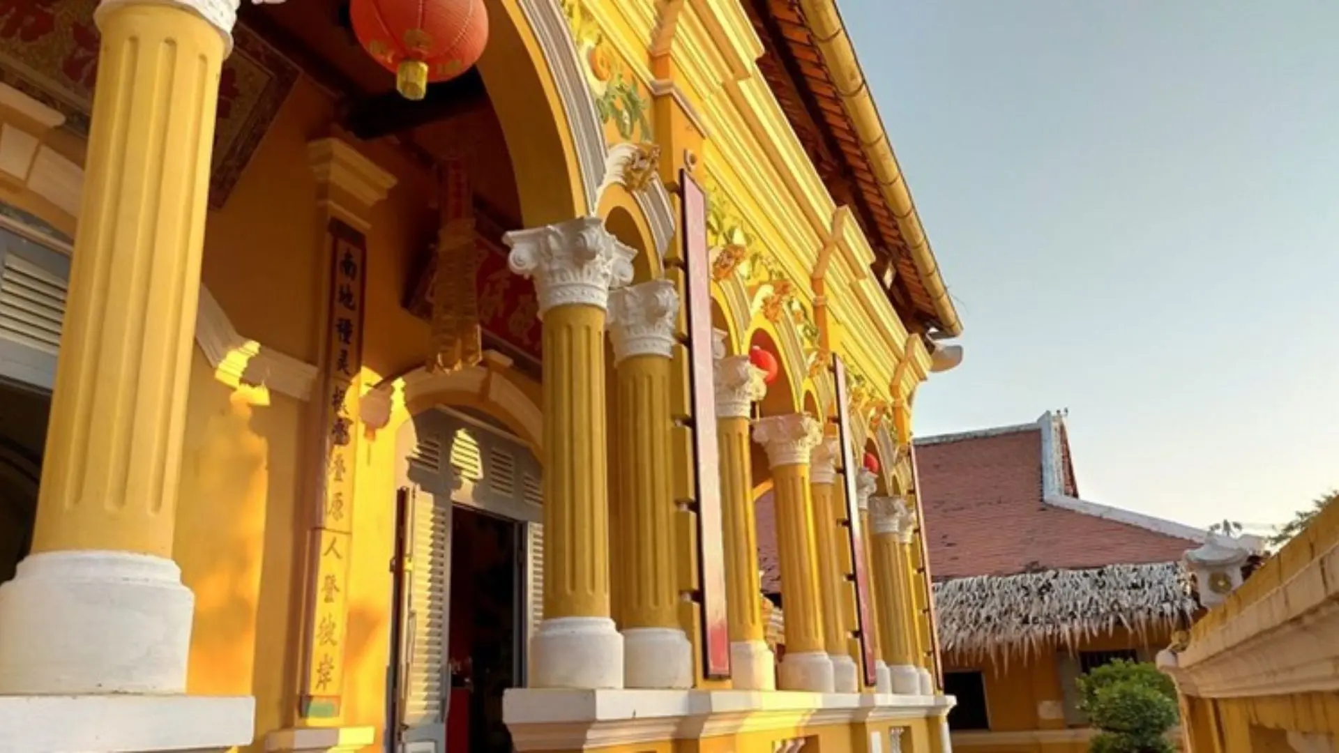 Nam Nha Pagoda: Can Tho’s Riverfront Heritage Site 283 Golden decorative pillars and corridor corner at Nam Nha Pagoda