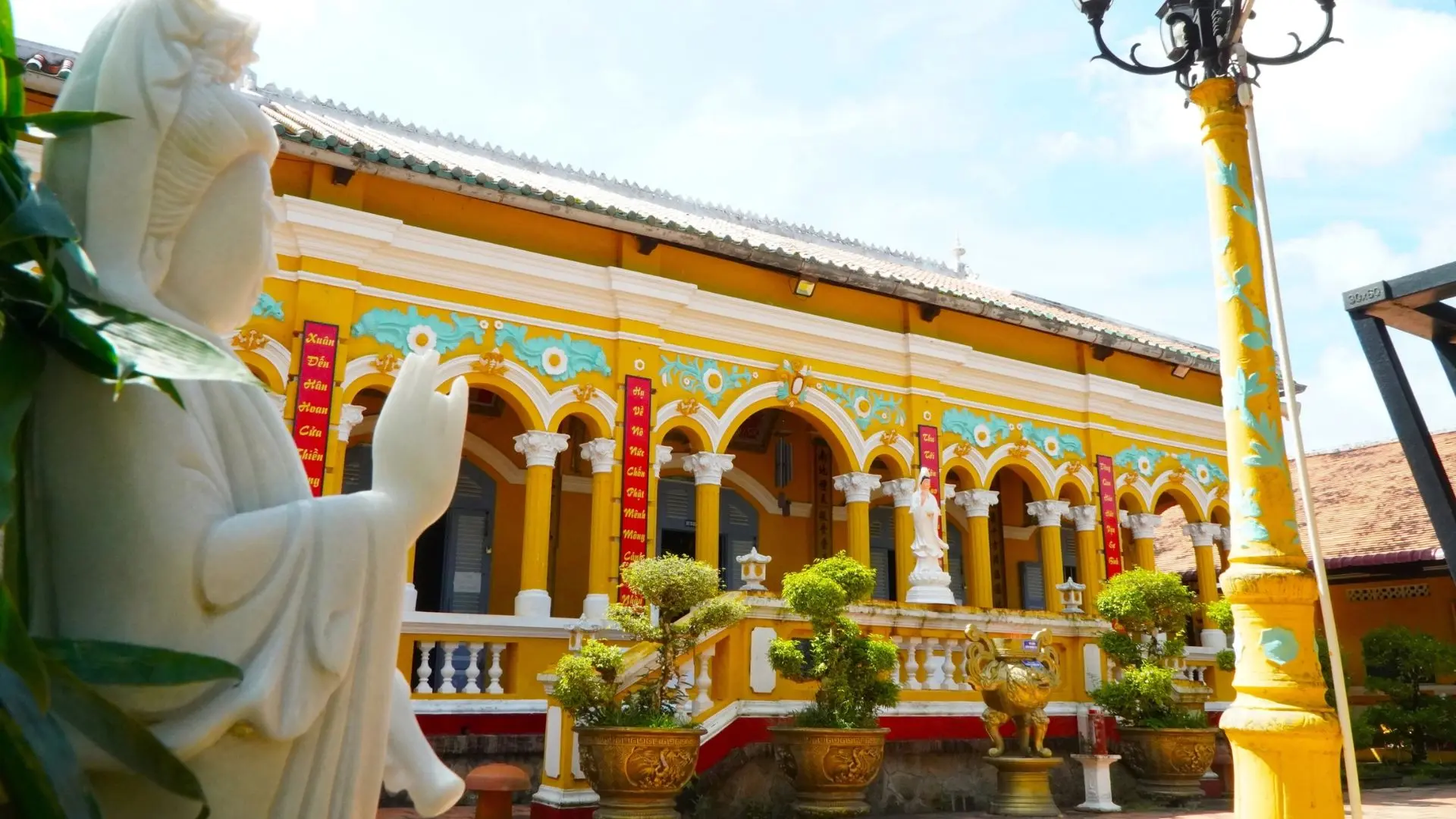 Nam Nha Pagoda: Can Tho’s Riverfront Heritage Site 282 Guan Yin statue positioned along the corridor inside Nam Nha Pagoda