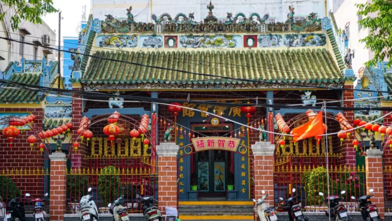 The front facade of Ong Temple