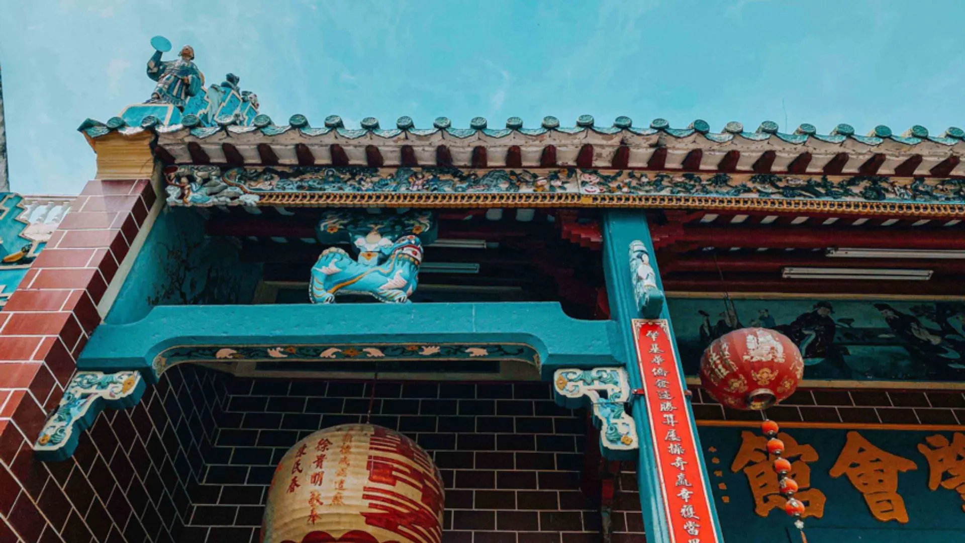 Ornamental roof details of Ong Temple