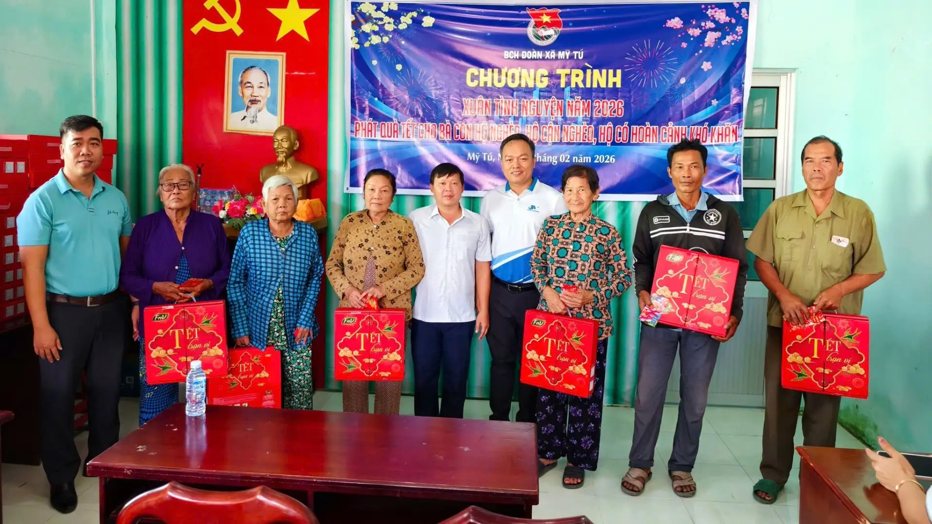 Local families receive Tet support through the Tet of Love 2026 charity program in Mekong