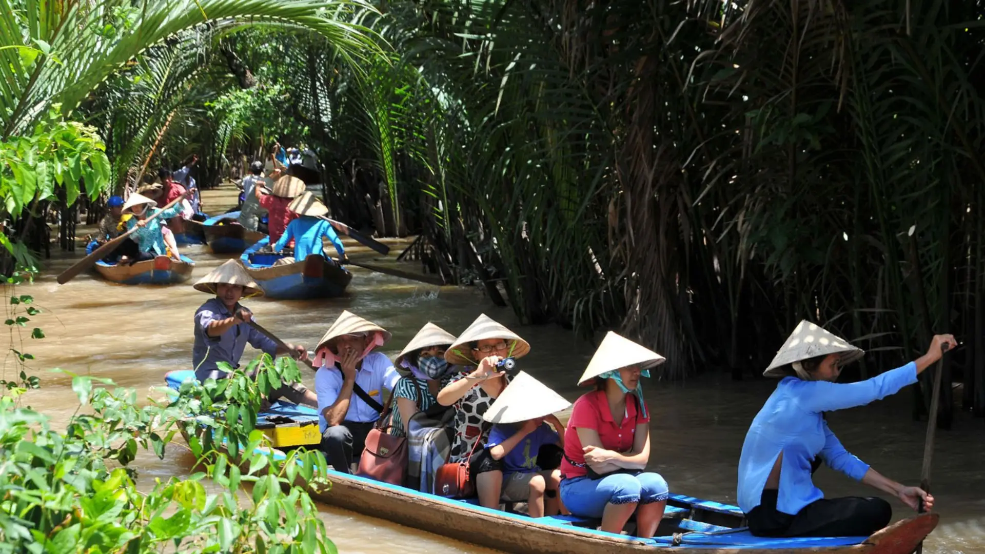 Thoi Son Island (Unicorn Island): A Guide to Sustainable River Life 140 Local rowing boat experience at Thoi Son Island