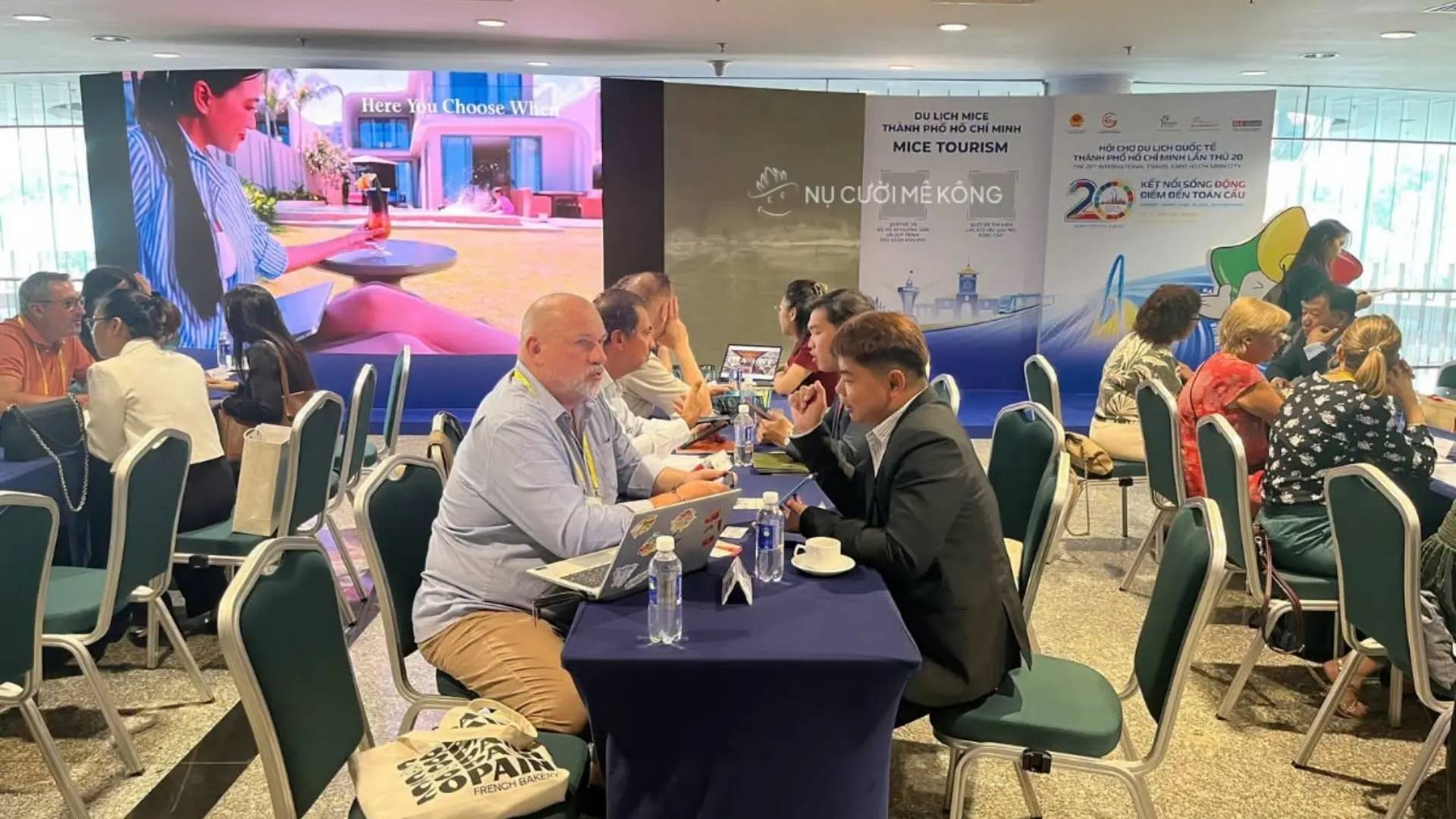 Mekong Smile Connects with International Travel Partners at ITE HCMC 2026 14 Mr. Jimmy of Mekong Smile meeting an international travel buyer at ITE HCMC 2026
