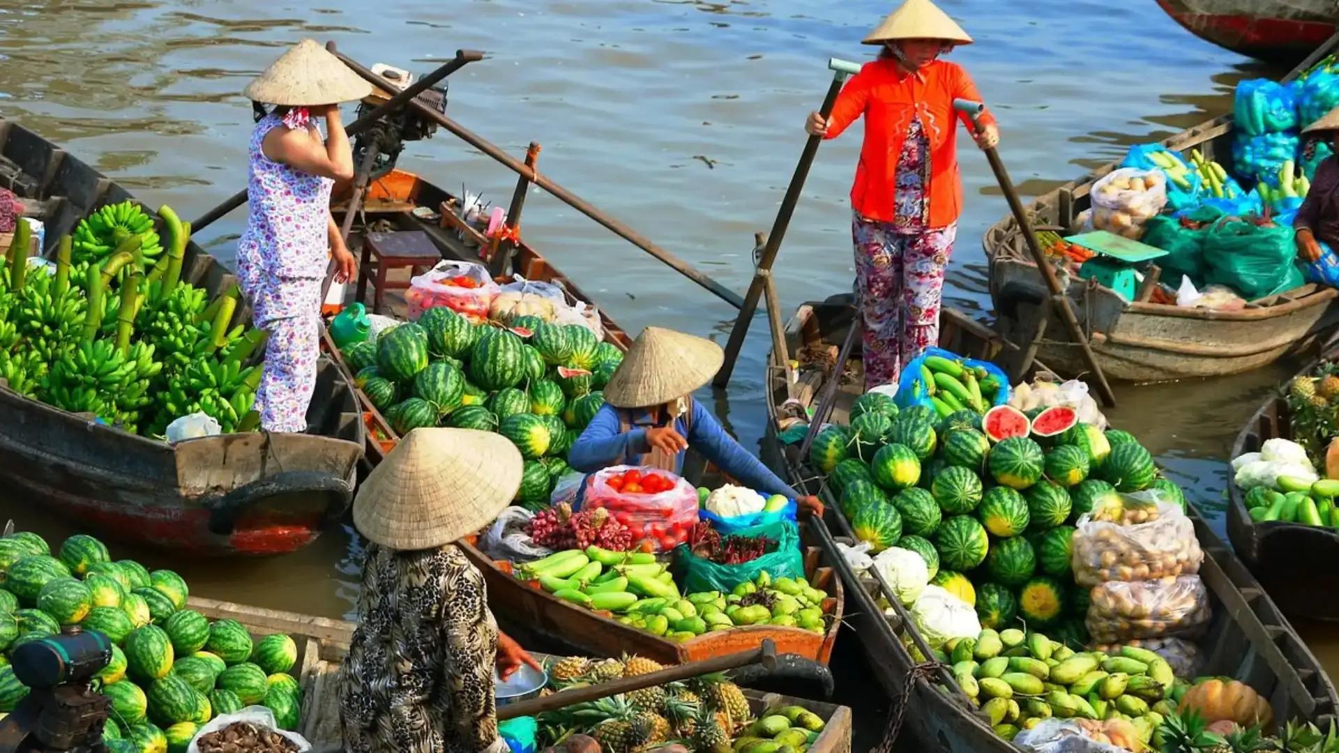 Phong Dien Floating Market – a smaller, quieter and more authentic local market near Can Tho