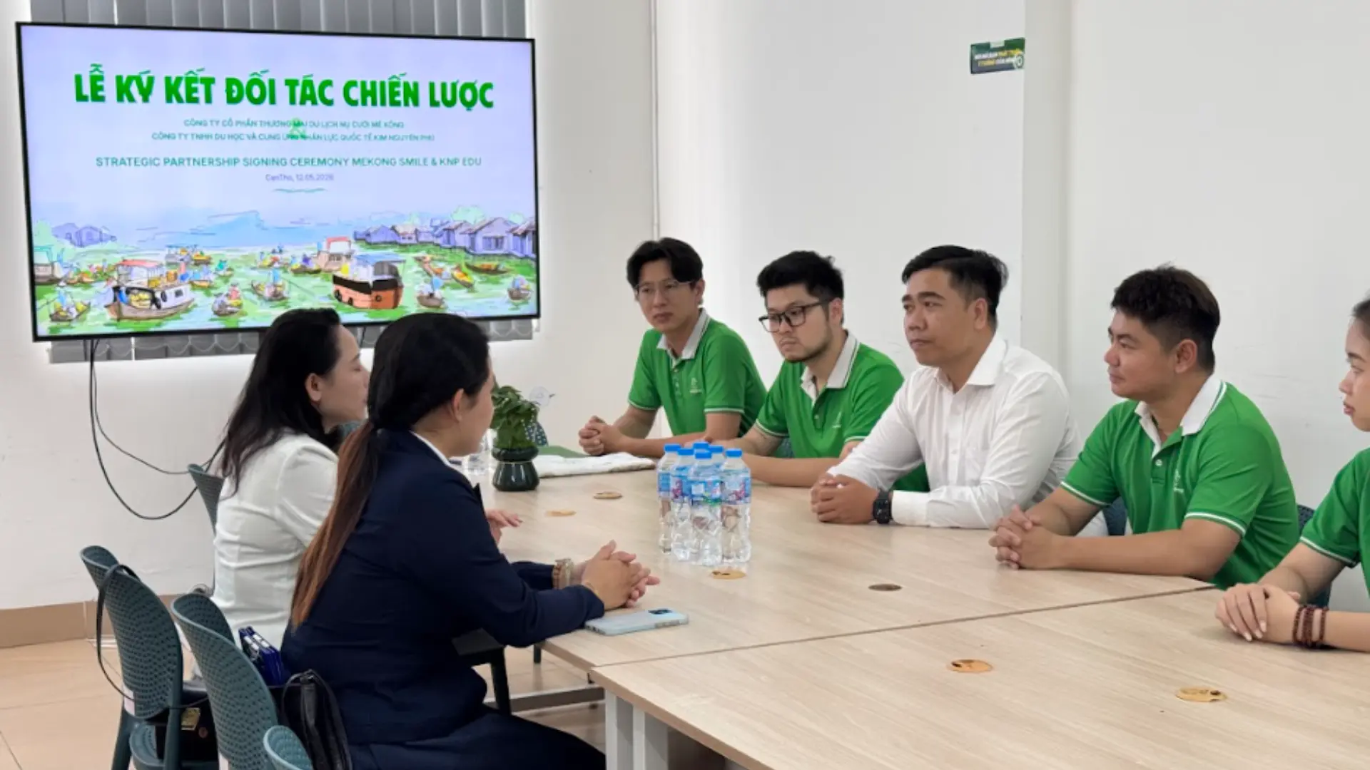Mekong Smile and KNP Edu Partner to Grow German-Speaking Mekong Delta Tours 6 Representatives of both organizations at the MOU signing
