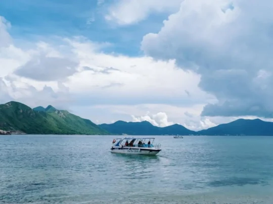Speedboat traveling across Con Dao sea on the way to Hon Tai Island