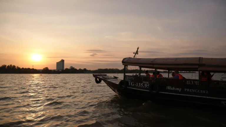 Distant view of Can Tho city at sunset – Mekong Smile Can Tho Sunset Tour