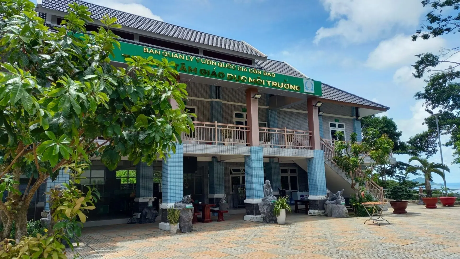The National Park Con Dao & other ranger stations sell entrance tickets, maps and free information