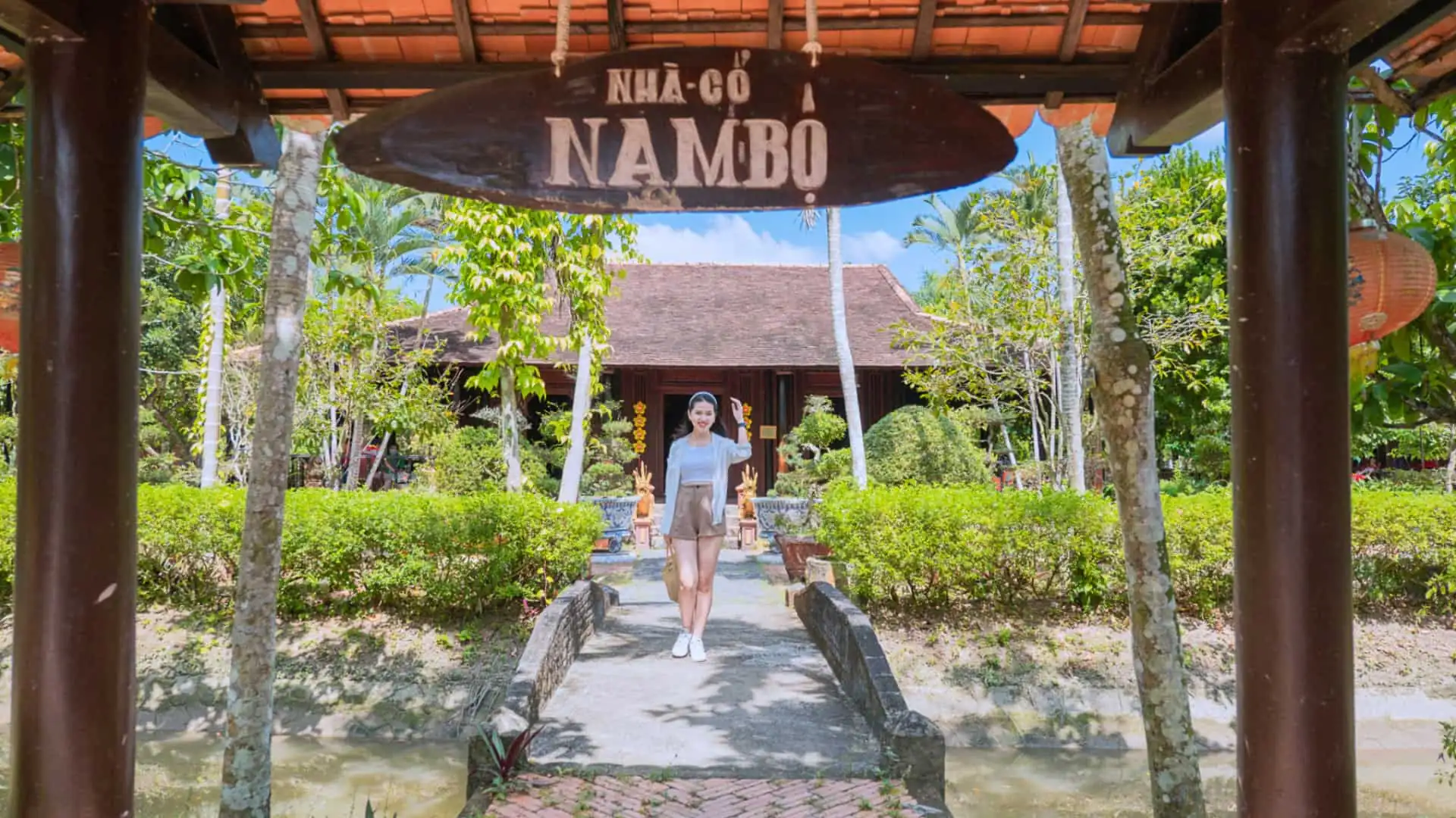 Traditional architecture and Mekong hospitality in Can Tho fruit gardens
