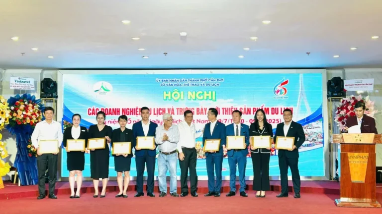 Recognition for contributions to Can Tho tourism