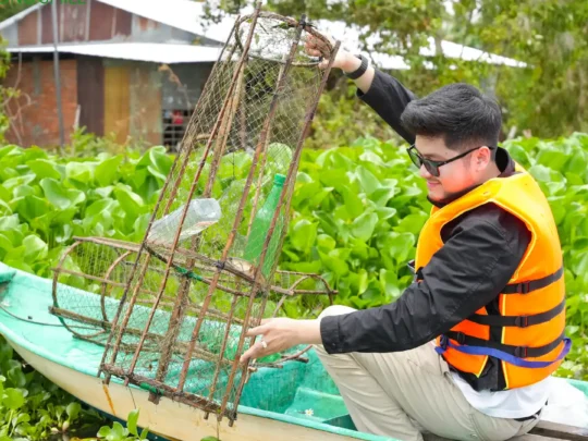 Floating season in Chau Doc – life adapting to the rise of Mekong waters
