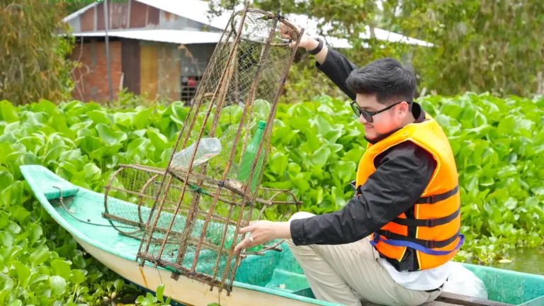 Floating season in Chau Doc – life adapting to the rise of Mekong waters