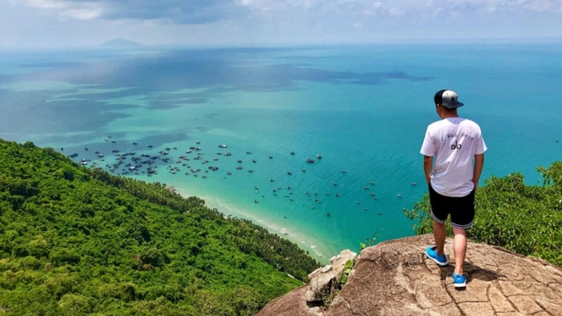 The Vietnam Itinerary Guide for Your Vietnam Trip 412 Golden rice terraces in northern Vietnam in autumn